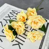 Flores Artificiales, 6 Cabezas de Rosas Elegantes, Adecuado para Decoraciones de Bodas, Decoración del Hogar, Arreglos Florales, Accesorios de Fotografía y Ventas Transfronterizas