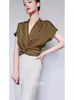Camisa de acetato plisada con diseño cruzado de cuello en V francés, nueva de verano, temperamento socialité, kink, manga de vuelo, top corto