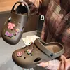 Sandalias de playa ligeras, antideslizantes, planas para mujer, pantuflas versátiles para el verano, adecuadas para usar al aire libre.