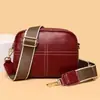 Bolsa de cuero para mujer transfronteriza al por mayor 2022 nueva piel de primera capa línea de bordado bolsa cuadrada pequeña simple bolsa de hombro cruzada de cuero suave