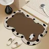 Alfombrilla de baño ovalada absorbente de tierra de diatomeas con forma de Dachshund, alfombrilla de baño antideslizante, felpudo para la entrada del baño, alfombra estampada