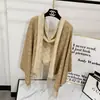 Bufanda de hilo transfronteriza europea y americana con letra H, moderna y a la moda, cálida y gruesa, con borlas largas, chal de doble cara y calentador de cuello