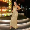 Vestido de noite longo sereia com decote em V e lantejoulas, com pequena cauda, sem mangas, feminino, estilo europeu e americano, slim fit, para comércio exterior, na cor champanhe