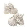 Venda Quente Tênis Chunky Dad Shoes Feminino Outono 2026 Novo Versátil Aumenta Altura Casual Esportivo Leve Tênis Branco Feminino