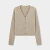 Cardigan de malha azul atmosférico retrô Shijian ACME para mulheres, novo suéter curto canelado com decote V outono 2026 21836