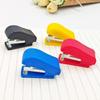 Grapadora Estudiante Portátil Multifuncional Duradera Alto Valor de Color Pequeña Mini Dormitorio Barata Grapadora Suministros de Oficina