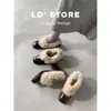 Versão em couro de vaca tamanho pequeno salto grosso bico quadrado sapatos peludos inverno Mary Jane sapatos pequenos de couro com veludo quente botas de neve