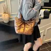 Bolso de mano de algodón acolchado con plumón para mujer, diseño simple a cuadros, algodón espacial, bolso de mano de nicho, ligero, casual, para hombro, cruzado