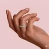 Anillo de Zirconia con Diamantes Completos de Venta Caliente para Mujer, Estilo de Lujo Ligero de Nicho, Estilo Ins Europeo y Americano, No se Desvanece, Venta al por Mayor