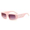 Gafas de sol de moda con montura negra y letras punk, nuevas gafas de sol rectangulares de estilo hip hop para chicas, venta al por mayor de cabello para mujer
