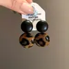 Pendientes Acrílicos Plateados de Aguja de Plata Estilo Hong Kong Forma de C, Lujo Accesible, Gama Alta, Sencillos Elegantes, Pendientes Versátiles Personalizados Nicho