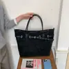 Bolso Tote Estilo Nuevo Bolso de Hombro Único Casual Moda Simple Transfronterizo Estilo Europeo y Americano Bolso de Mano para Mujer Otoño e Invierno Gran Capacidad Versátil