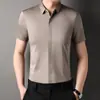 Camisa de verano nueva de color sólido, camisa de manga corta para hombre 2023, camisa de media manga transpirable sin costuras para hombre