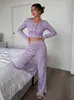 Conjunto de Loungewear Feminino Primavera/Verão 2026: Cropped com Estampa de Leopardo, Manga Flare, Gola Redonda e Calça Wide-Leg