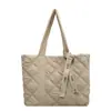 Bolso de plumón casual versátil para otoño e invierno transfronterizo para mujer, bolso de hombro de estudiante moderno, bolso tote acolchado de gran capacidad para el día a día