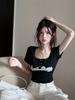 Camiseta de manga corta para chicas calientes, estilo nicho americano puro de verano para mujer, nuevo diseño de top corto, cuello bajo retro, hombros descubiertos.