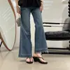 Primeiro Encontro com as Elegantes Sandálias de Dedo Vermelhas com Salto Anabela Estilo Francês para Mulheres, Adequadas para Usar com Saias no Verão de 2026, com Design que Aumenta a Altura e Tira para Dedos