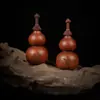 Colgante de Madera Tallada con una Calabaza en Forma de Espada, Madera de Azufaifo Golpeada por el Rayo y Motivos de Flores Púrpuras, Presentando un Maestro Celestial y un Dios del Trueno, Adecuado para Sostener y Jugar