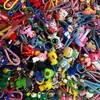 Llavero Estilo Japonés Matademonios Llavero de Coche Figura de Dibujos Animados Anime Colgante para Mochila Figura Merchandising Regalo