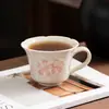 Taza de café de flor de cerezo de cerámica hecha a mano, diseño de borde con forma de flor, taza de té estilo japonés, taza de cerámica para el té de la tarde en casa