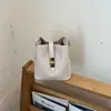 Bolso cubo tejido de gran capacidad transfronterizo para mujer, nuevo bolso cruzado de moda 2026, bolso de mano y bolso de hombro versátil vintage