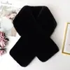 Braga para el cuello cruzada para mujer, bufanda de felpa engrosada para invierno, protector de cuello de color liso estilo coreano, bufanda versátil y cálida