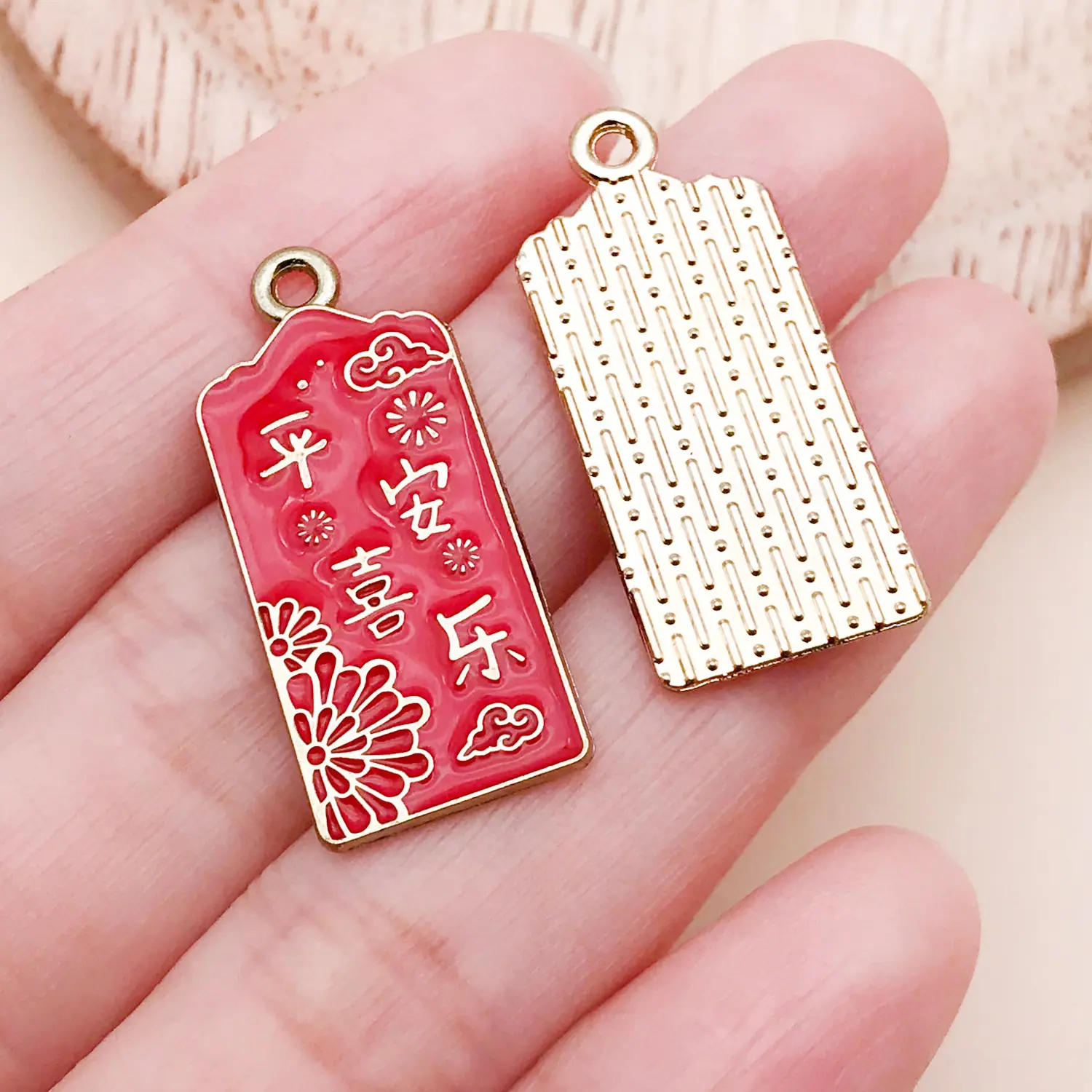 21498-DL-红色滴油锌合金新年平安喜乐30x13mm-