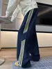Calça de moletom listrada estilo americano azul-marinho para homens, calça esportiva de verão reta de corte solto, calça casual versátil da moda com bom caimento