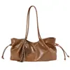 Bolso tote de cuero suave con aceite y cera nuevo 2026 para mujer, bolso de hombro de gran capacidad, bolso de mano versátil para el día a día, superventas transfronterizo