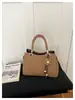 Bolsa de mão ins elegante de alta qualidade, bolsa de ombro e crossbody, novo estilo vintage 2026, bolsa tipo saco popular para o dia a dia para mulheres