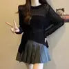 Blusa de Crochê Vazada Irregular com Gola Redonda para Mulheres, Estilo Solto e Fino, para Ar Condicionado, Coleção Primavera/Outono 2026, Tendência