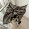 Lenço Quadrado de Cetim Sedoso Estilo Coreano Laço para Cabelo Faixa Elegante para Cabeça Gravata para Cabelo Bola na Cabeça Acessório de Cabeça Brilhante Corda para Cabelo