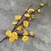 Fábrica por atacado pequeno wintersweet simulação planta buquê pátio jardim casa sala de estar decoração de parede falsos ornamentos de flores