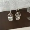Pendientes de Cristal de Azúcar Cubo Plateado Estilo Nuevo Simple Coreano Lujo Accesible Nuevos Pendientes de Nicho de Gama Alta Adecuados para el Verano