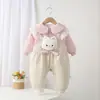 Roupas de Bebê Outono e Inverno Macacão Acolchoado Super Fofo Macacão Forrado com Fleece para Bebê Conjunto Quente de Duas Peças para Sair Tendência