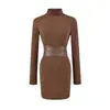 Vestido Básico de Manga Longa Estilo Europeu e Americano para Meninas Quentes Outono Novo Cinto na Cintura Slim Fit Justo ao Corpo Saia Curta Interna