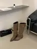 Botas estilo novo 2026 versátil moda salto interno de madeira bico fino trançado sapatos femininos cinza preto marrom para adultos