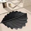 Alfombra absorbente antideslizante para baño del hogar, alfombra absorbente con drenaje de agua para encimera de cocina, alfombrilla de suelo simple de tierra de diatomeas con forma de hoja
