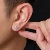 Brincos de trevo de quatro folhas com zircônia super brilhante para homens, luxo leve, moda de alta qualidade, versáteis para o dia a dia, brincos femininos, item quente de 2026