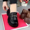 Mocasines de plataforma estilo británico con suelas gruesas y aumento de altura, nuevos zapatos versátiles para mujer de otoño 2026, piel suave, suela blanda