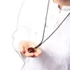 Sândalo Sangue da Zâmbia Jacarandá Folha Pequena Fivela de Segurança Pingente Material Antigo Estilo Étnico Corrente para Suéter Pendente para Carro Peça de Mão Homens e Mulheres Madeira