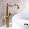 Torneira de pia dupla fria e quente de cobre antigo europeu, torneira rotativa retrô para mesa e sob a mesa