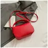 Bolsa de Mão Leve para Passeio Estilo 2025 Feminina Textura Granulada Design de Nicho Bolsa Transversal Moda Simples