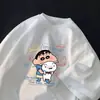 Camiseta de Manga Curta Estilo Desenho Animado Shin-Chan Tamanho Grande 150kg para Homens, Nova Tendência de Verão Estilo Japonês Marca Famosa Estampa Top