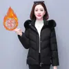 Abrigo corto de invierno para madre de mediana edad, forrado de polar, engrosado, chaqueta de algodón cálida, abrigo de algodón pequeño para mujer, chaqueta de algodón plumón