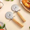 Cortador de Pizza de Acero Inoxidable con Mango de Madera, Cuchillo para Repostería, Cortador de Pasteles, Cuchillo Giratorio, Cuchillo de Corte para Hornear Pizza de Rodillo Único