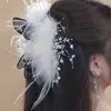 Otoño e Invierno Perla de Pluma Clip de Agarre para Mujer Sentido de Alta Gama Nuevo Pasador Parte Trasera de la Cabeza Moño Clip de Tiburón para Cabello Accesorios para Cabello Peludo
