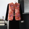 Novo conjunto de roupa estilo chinês para mães com colete de veludo dourado, novo modelo 2026 para mulheres de meia-idade e idosas, elegante conjunto de três peças estilo nacional para primavera e outono
