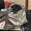 Bolsa de Ombro Grande Fashion e Estilosa para Mulheres 2026 Novo Modelo Grande Capacidade Popular Bolsa Transversal Tendência Nicho Bolsa Grande para o Dia a Dia