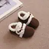 Zapatos Peludos Nuevos de Invierno 2025 para Niñas Estilo Princesa Antideslizantes de Algodón Forrados de Felpa Suela Suave Cálida Birkenstock para Bebés Niños
